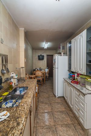 Image 28 - 218136