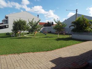 Image 42 - 218232