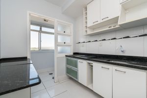 Image 13 - 218300