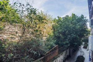 Image 11 - 218331