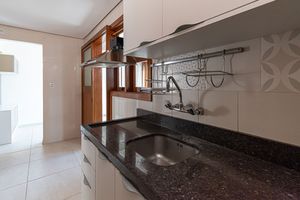 Image 11 - 218518