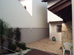 Image 4 - 218526