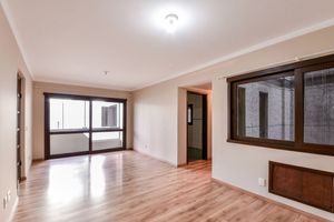 Image 1 - 218559