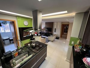 Image 19 - 218562