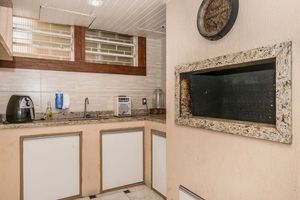 Image 44 - 218607