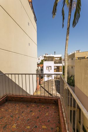 Image 17 - 218698