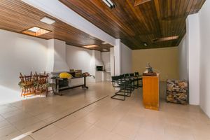 Image 27 - 218698
