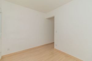 Image 13 - 218743
