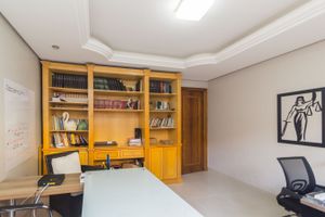 Image 33 - 218800