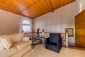 Image 34 - 218800