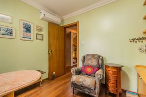 Image 11 - 218886
