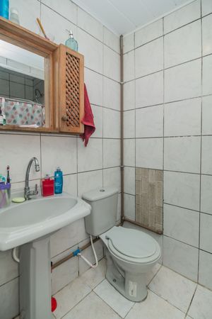 Image 33 - 218900
