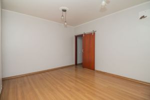 Image 3 - 218929