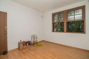 Image 13 - 218929