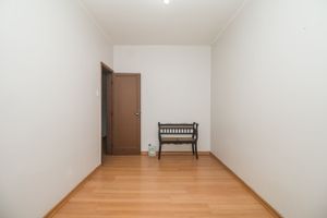 Image 18 - 218929