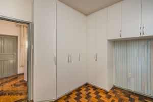 Image 10 - 218930