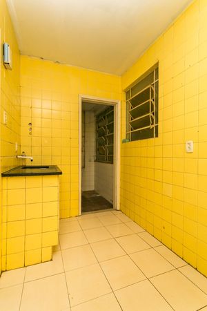 Image 11 - 218946