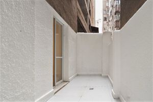 Image 11 - 218948