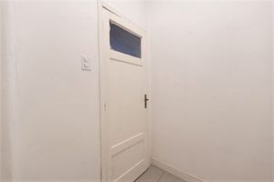 Image 12 - 218948