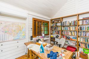 Image 35 - 218956