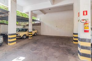 Image 31 - 219001