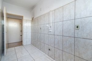 Image 19 - 219245