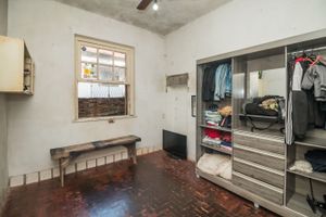 Image 15 - 219418