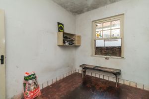 Image 16 - 219418