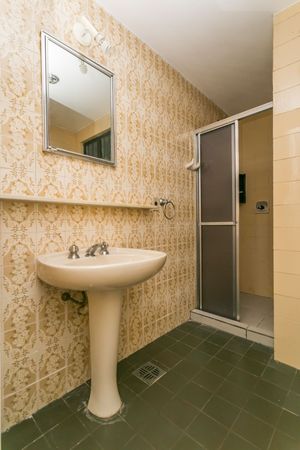 Image 13 - 219430