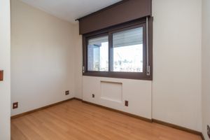 Image 17 - 219501