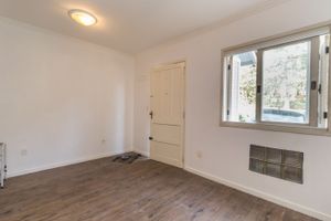 Image 3 - 219502