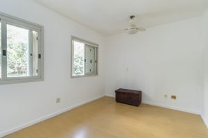 Image 12 - 219502
