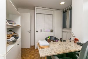 Image 9 - 219639