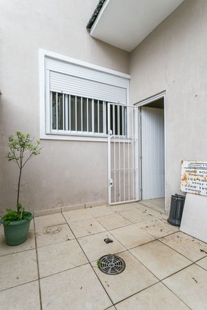 Image 19 - 219664