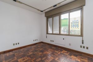 Image 13 - 219684