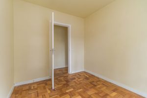 Image 11 - 219761
