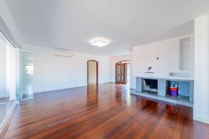 Image 1 - 219770