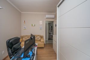 Image 14 - 219885