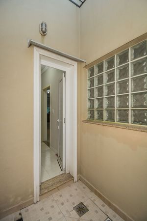 Image 26 - 219885