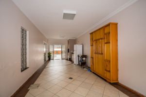 Image 12 - 219926