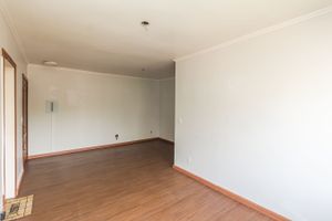 Image 4 - 219940