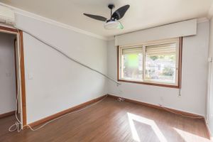 Image 12 - 219940