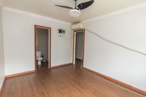 Image 13 - 219940