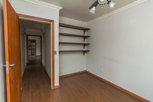 Image 19 - 219940