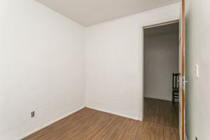 Image 10 - 219981