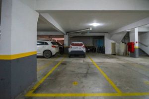 Image 19 - 219983