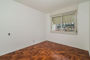 Image 11 - 220105