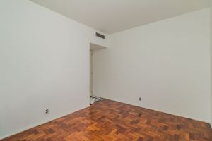 Image 13 - 220105