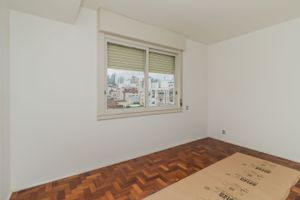 Image 16 - 220105
