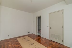 Image 17 - 220105